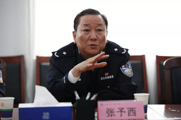 张予西局长一行在靳四梅院长的陪同下首先参观了双方共同设立的"打击